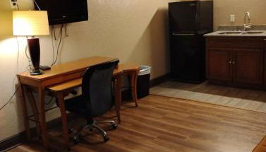 Gated 1 King Bedroom 1 Bath Apt with Full Kitchen 129 - Foto 3