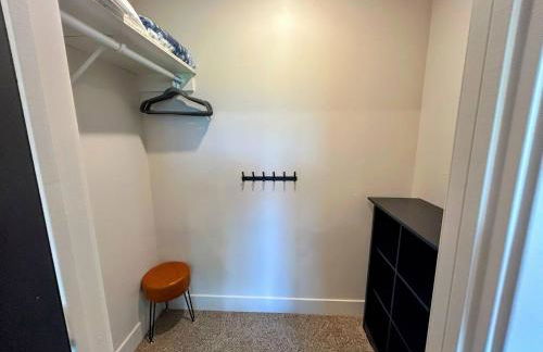 Alpine Escape Luxury Retreat, Hot Tub, Walkable, Mountain Views, 3 King Beds - Foto 41