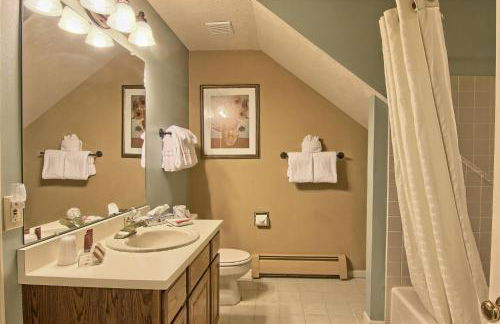 210 Pointes North Inn - Photo 4