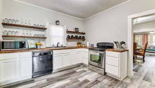 Near Campus and Casino Family-Friendly Durant Home! - Foto 2