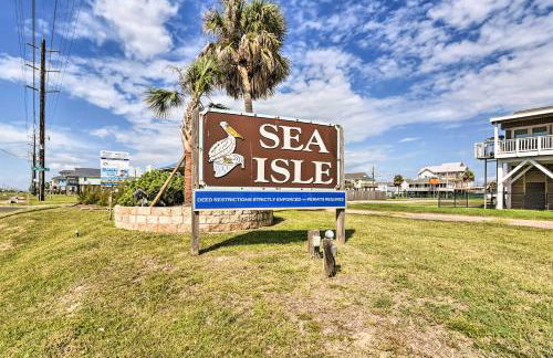 Less Than half Mi to Beach! Hot Tub Haven in Galveston - Foto 37