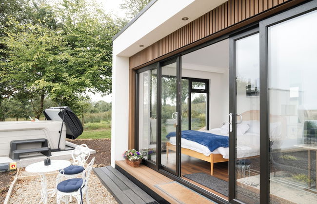 Luxury Waterfront Self-Catering Cabins - Photo 2