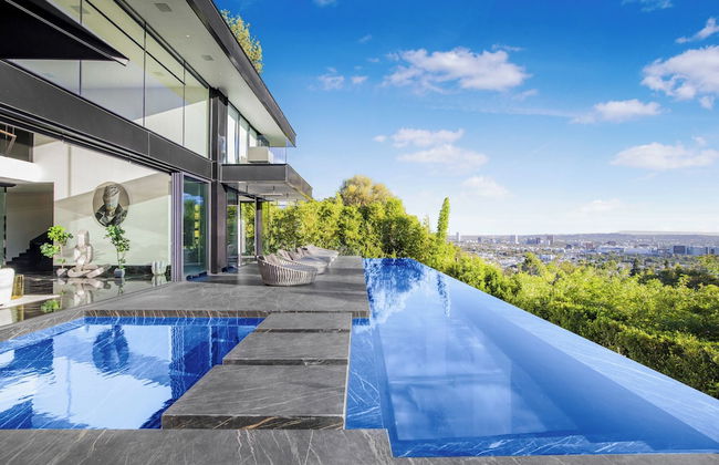 London Dream - Photo 1