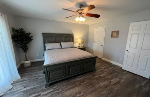 Cadbury 4BR Outdoor Kitchen Sleeps 8 Peaceful - Photo 12