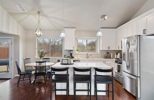 Pool, Games, King Suite 3BR Sleeps 9 - Foto 15