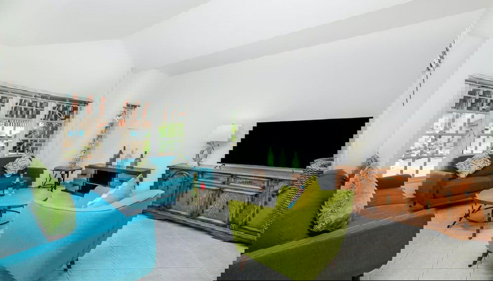 Tranquil 2BR 2BA in Gated Community Great Location - Foto 1, Habitación