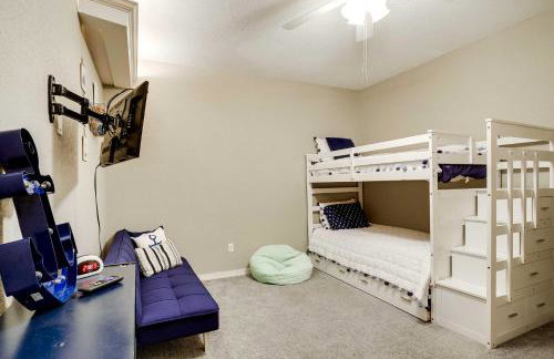 Spacious Home on Beaver Lake with Deck and Fire Pit! - Foto 22