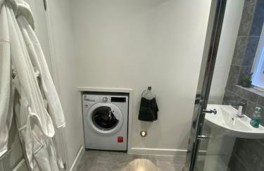 Modern 2 bedroom apartment, with car parking. - Foto 9