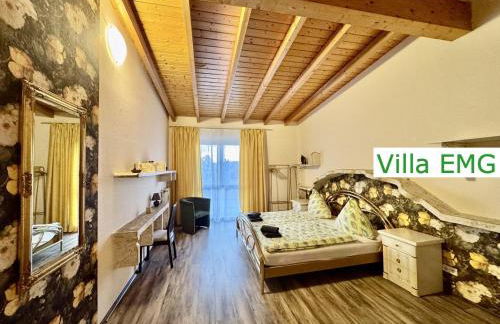 Ferienhaus Event Haus EMG Hockenheim für Familien und Gruppen bis 22 Personen mit Partyraum - Foto 2