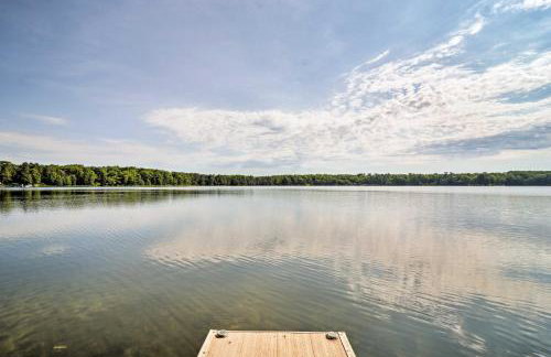 Lakefront Cabin with Private Dock and Beach! - Foto 27