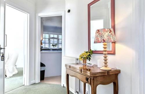 Hidden Haven Cottage with Free Parking - Foto 17