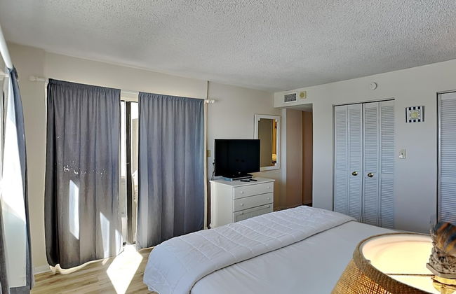 Regency Towers #719 - Foto 2