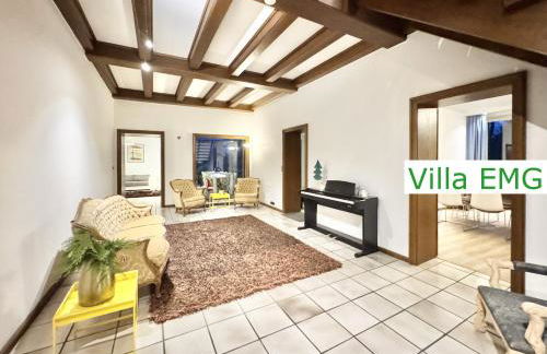 Ferienhaus Landhaus EMG Kempen, in Alleinlage nah Düsseldorf und Venlo mit Pool und Garten für Familien Gruppen bis 22 Personen - Foto 1