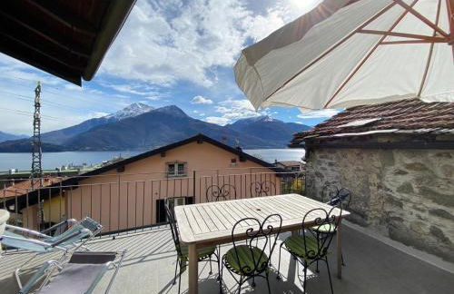 Independent Stone House with Lake View - Photo 1