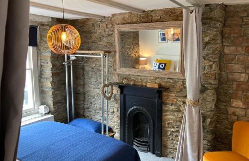 FROM BBC1s BEYOND PARADISE - - Prospect House - - 17th Century Character COTTAGE - - CONNECTING APARTMENTS - - Kids Bunk Room - - Free Public Parking - Foto 15