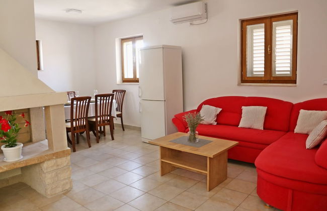 Adorable Stone House With Terrace Near the Beach - Foto 6