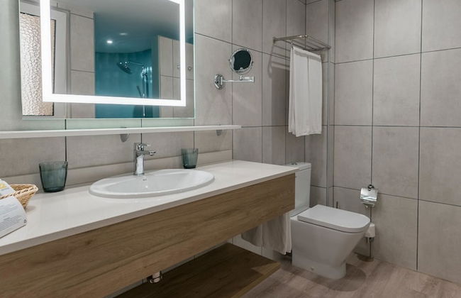 R2 Maryvent Beach Apartaments - Photo 95