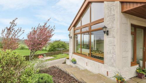 Laird House - Photo 2