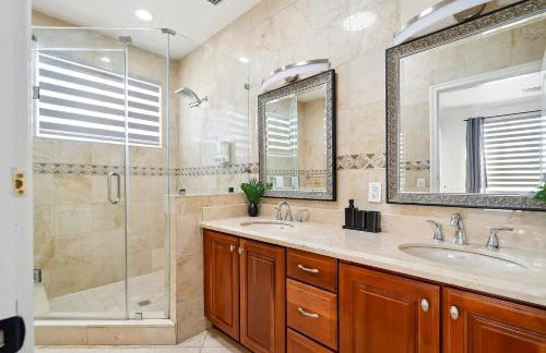 6-BD 3-BA Dreamy Vacation Retreat in Coral Terrace - Foto 25