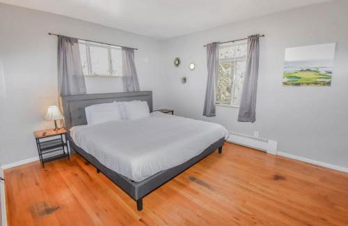 Family Home with Large Yard & Golf Theme Near Rail - Photo 19