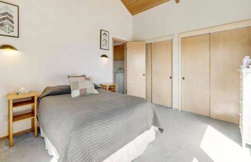 Urban Escape Compound - Photo 15