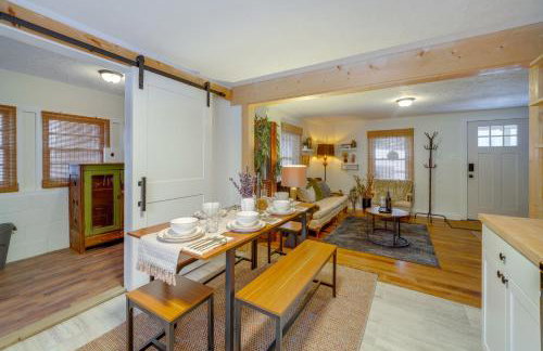 Walk to Dtwn Fayetteville Family Home with Fire Pit - Foto 8