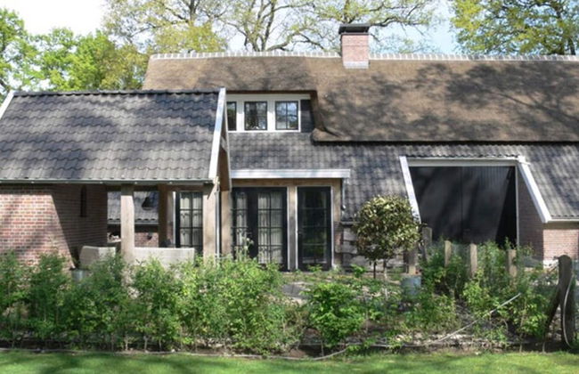 Charming Holiday Home in Nijverdal with Hot Tub - Foto 55