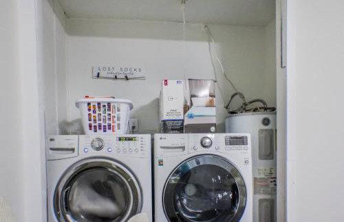 Beachside Bliss - Breakfast, Walk to Schooners, Sleeps 15, Fenced Privacy - Foto 19