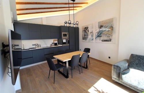 Atico loft de lujo con terraza espectacular y vista a los 2 castillos - Photo 3