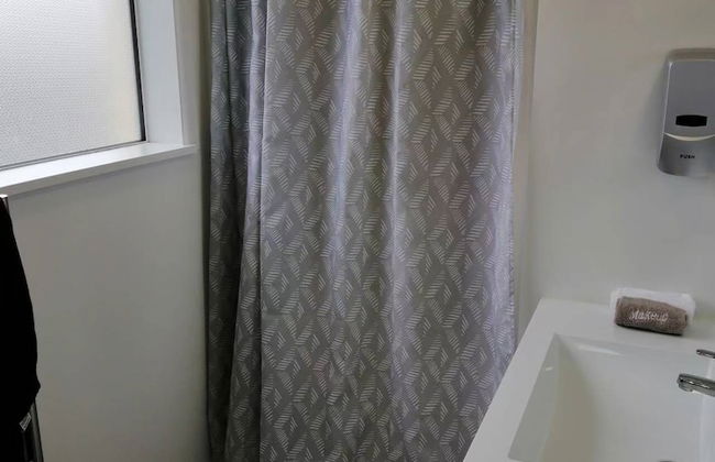 Stanley Apartments - Photo 18