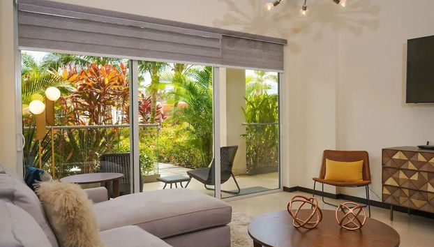 3BR Ground Level Eagle Beach Condo Pool GYM - Foto 2, Habitación