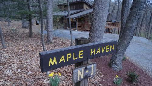 Ma-ple Haven --Wifi, Fireplace, Deck, Fire Pit, Family Friendly, Game Room, Pool Access - Foto 3