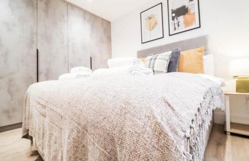 The Dashwood Suite - 2BR Modern Apt with Stylish Design Decor, Free Secure Underground Parking & 50" Smart TV - Foto 63