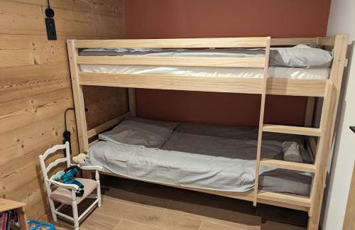 Chazelet - Avec terrasse et jardin - Photo 40