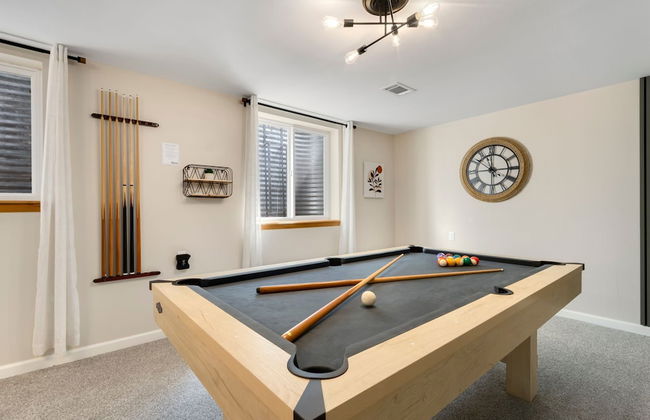 Downtown Windsor Home With Hot Tub & Pool Table - Foto 22