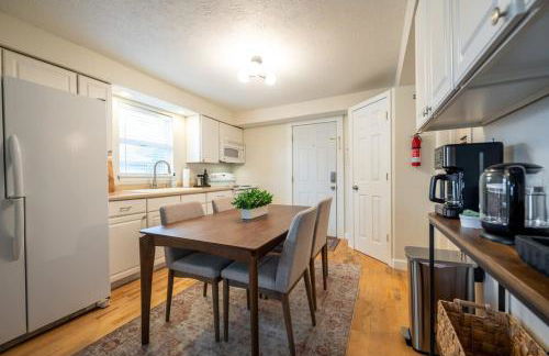 Family Neighborhood - Full Yard - Parking - Foto 5