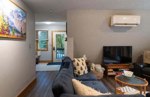 Secluded Forest Cabin with Hot Tub and Private Waterfall - Foto 30