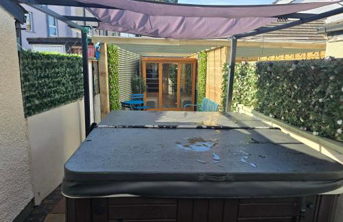 Morecambe Bay Cottage- Hot Tub/ Jacuzzi/sauna - Photo 21