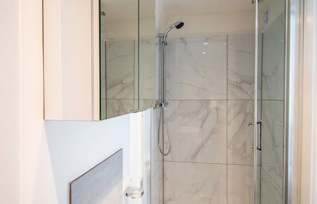 2 Bedroom Flats in Covent Garden - Photo 25