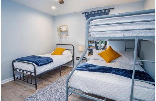 Spacious Delightful 4 BR/ 3 BA Close to Downtown - Foto 16