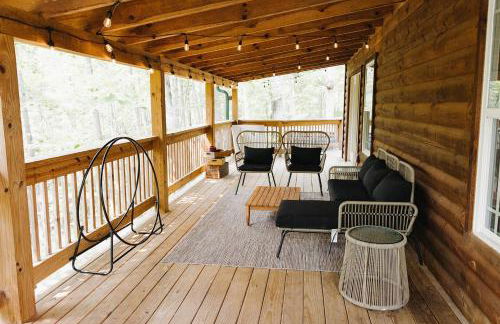 "The Lantern" Woodsy Cabin Experience w/ HotTub - Foto 22