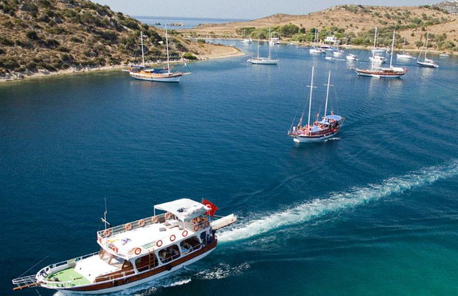 Viagem de Barco pela Península de Bodrum - Foto 1