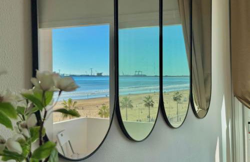 Vistas al mar primera linea playa Valdelagrana - Foto 9