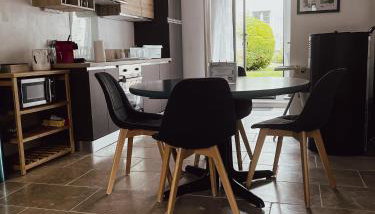 La Petite maison de Céline & Frédéric avec piscine à Préhy - Foto 3