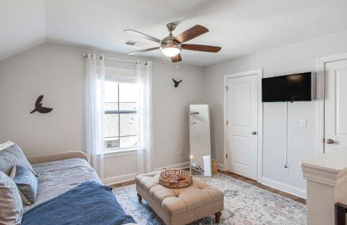 Boat-Ready Location! Airy Greenwood Family Cottage - Foto 20