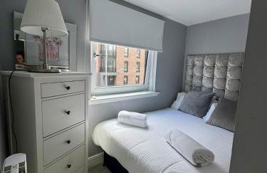 2 Bedroom Apartment at SECC Hydro FREE PARKING - Photo 2