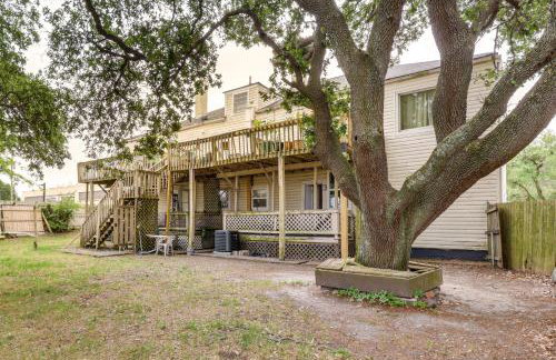 Stroll to Shore Quaint Condo with Deck in Norfolk - Photo 19