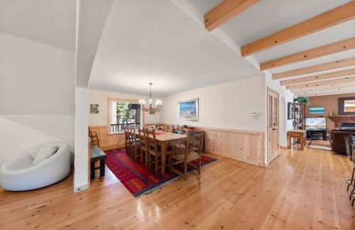 Fox Crossing at Tahoe Donner by Tahoe Getaways - 3BR Vacation Rental w Forested Views & HOA Amenities! - Foto 6