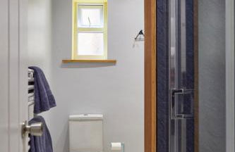 Binks - Seafront 1 bed first floor apartment - Photo 17