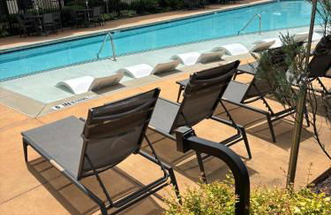 Tranquil Buckhead Hideaway - Foto 14